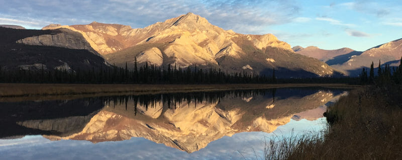 gates of the arctic national park reflection on a lake